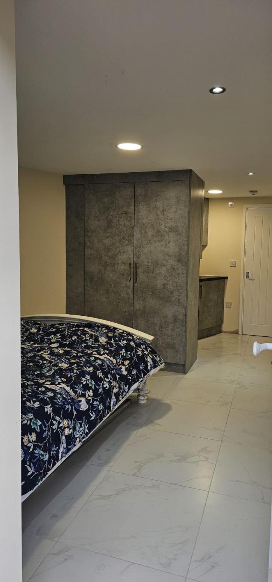 Cozy Studio Near To Tube Station Redbridge ภายนอก รูปภาพ