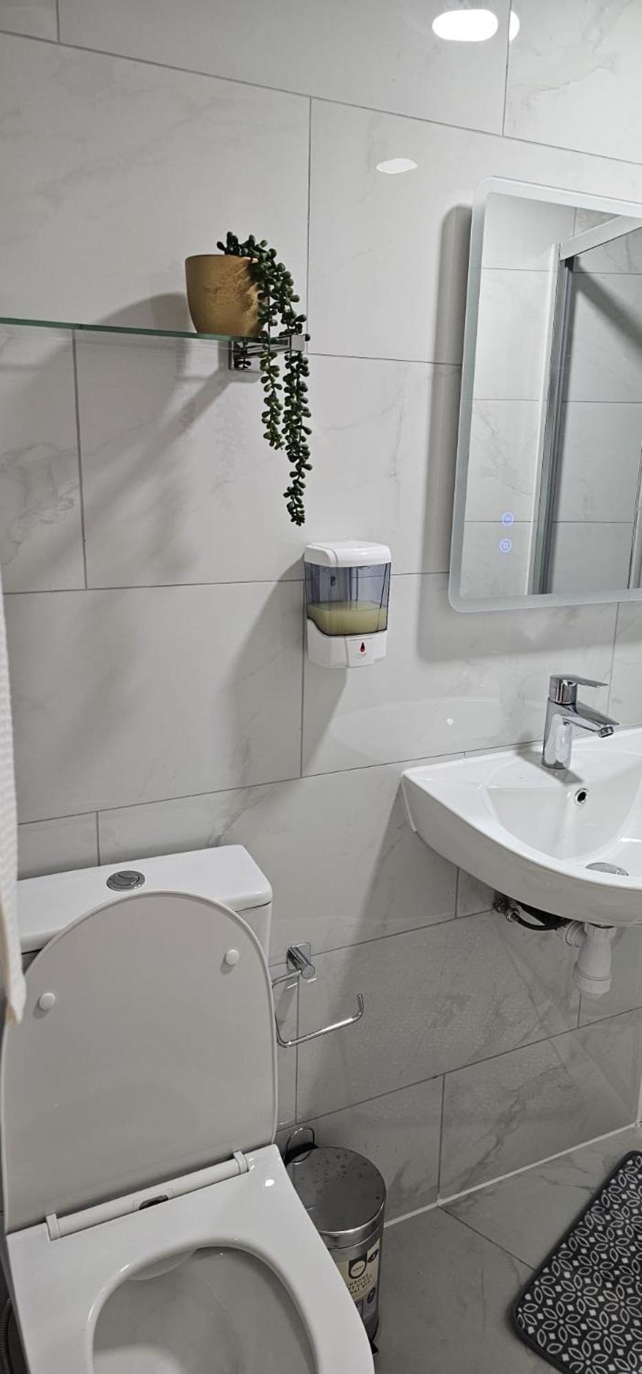 Cozy Studio Near To Tube Station Redbridge ภายนอก รูปภาพ